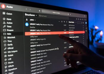 Cómo detectar correos falsos (phishing) y evitar estafas en 2026